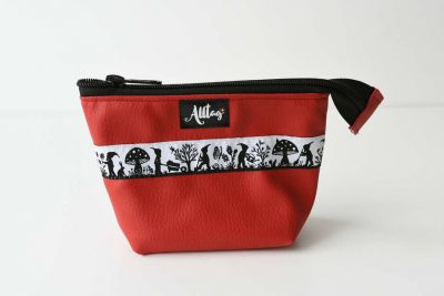 Etui klein Scherenschnitt Webband rot