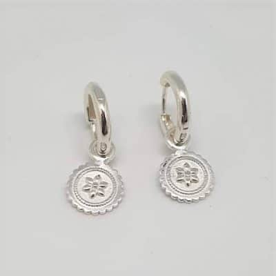 Creolen mit Blumenmotiv fein