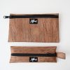 Flaches Etui aus Eco pelle Striche schwarz/braun