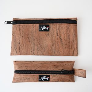 Flaches Etui aus Eco pelle Striche schwarz/braun
