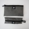 Flaches Etui aus Eco pelle mit Struktur grau
