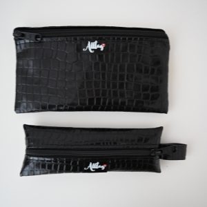 Flaches Etui aus Eco pelle Schlangenoptik schwarz