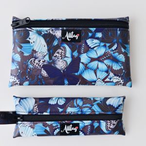 Flaches Etui aus Kunstleder Schmetterlinge blau
