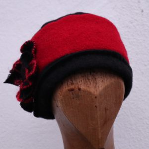 Mütze Rot/Schwarz handgemacht