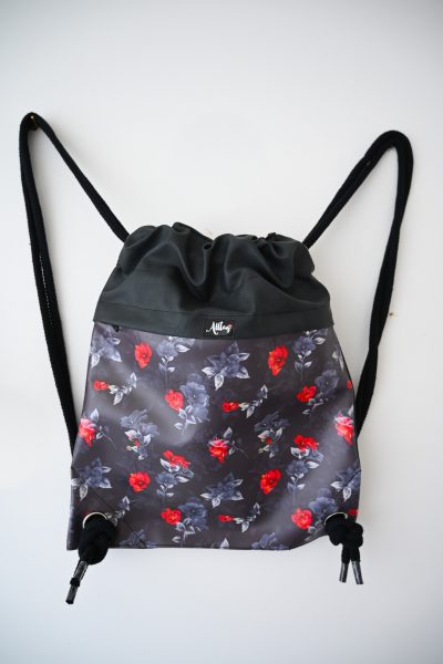 Beuteltasche aus Kunstleder Blumen rot
