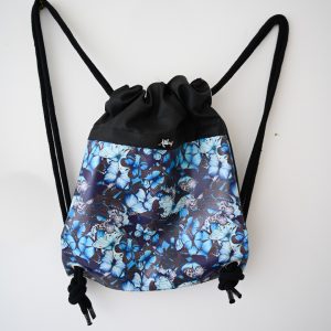 Beuteltasche aus Kunstleder Schmetterlinge hellblau