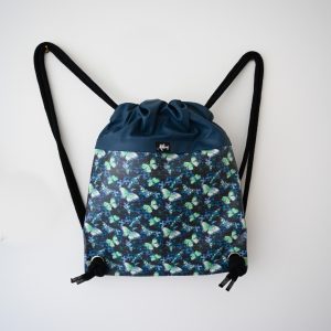 Beuteltasche aus Kunstleder Schmetterlinge mint