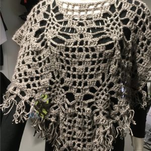 handgehäkelter PONCHO aus 100% AlpakaWOLLE