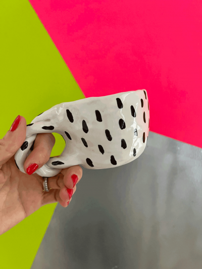 Tasse schwarze Striche