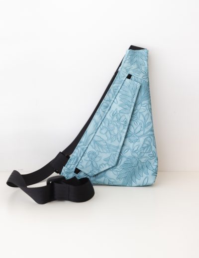 Slingbag Ernie Kunstleder Prägeblumen türkis